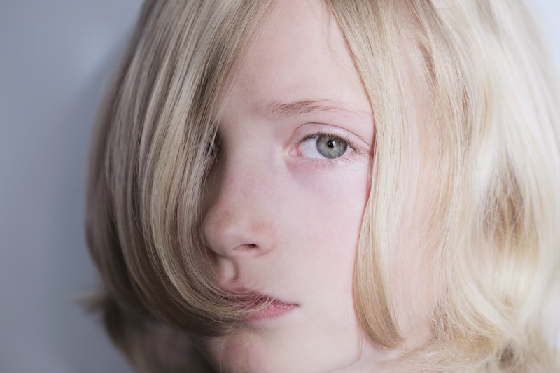 look-away-school-learning-eye-contact-concentration